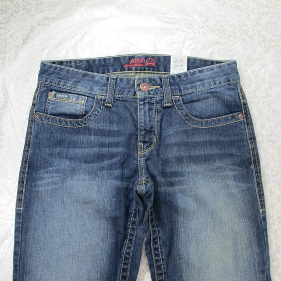CINCH  Ada Relaxed Fit Denim Jeans Size 28                   #110 - Picture 2 of 9